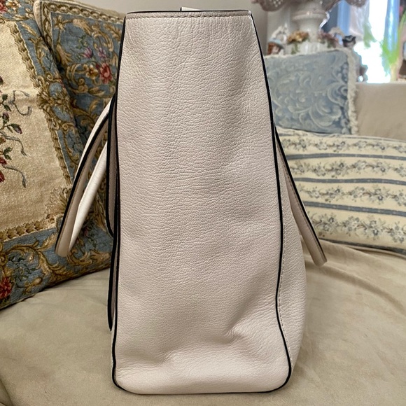 Kate Spade | Longacre Court Cal Pebble Tassel Tote Bag - Picture 11 of 14